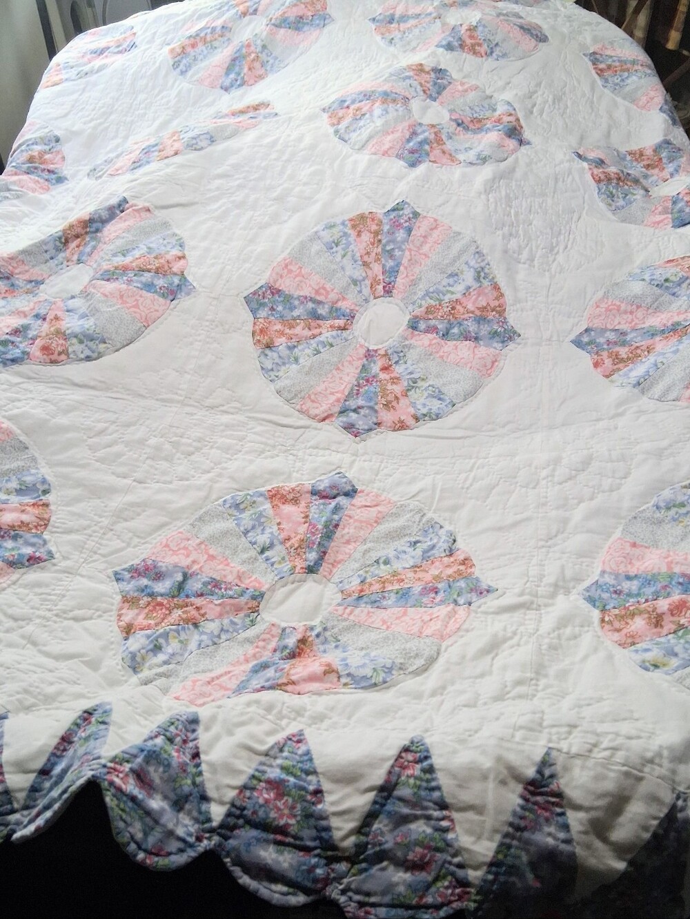 Missouri Quilt Co./Yoda Fabrics RN85817 84x80 King Handsewn l Pinwheel Quilt - Picture 16 of 16